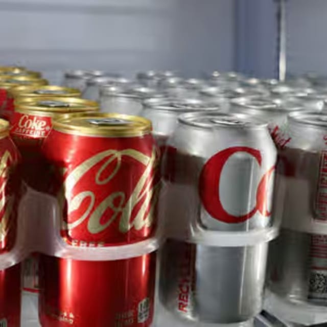 Sodas Can (Coke or Diet Coke).